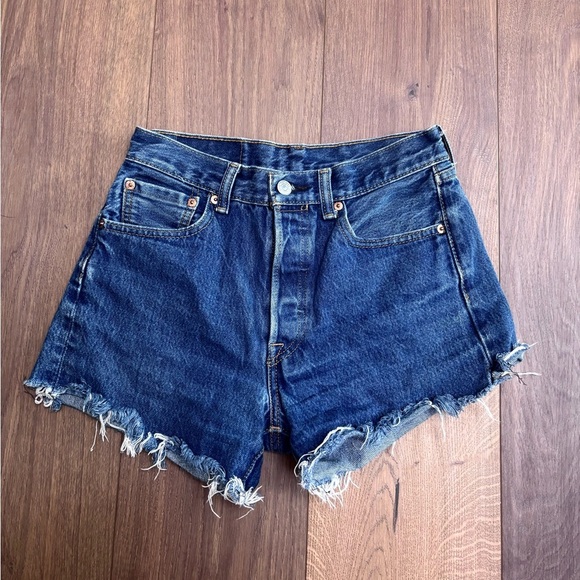 Levis Shorts - Picture 1 of 4
